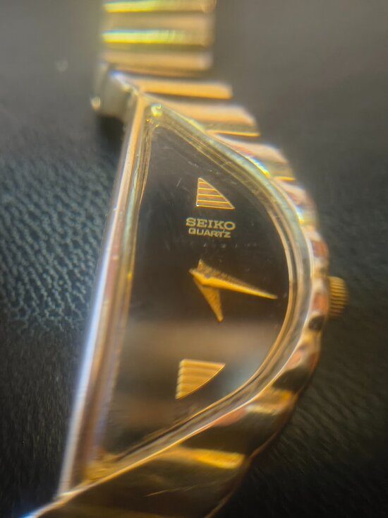 Seiko Half Moon Quartz Watch Women 1F20-5D59  Gold Band Black Dial New Bat Works main image 4